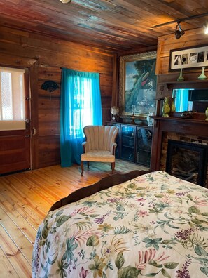 5 bedrooms, free WiFi, bed sheets