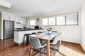 Dining - Airport West Stunner by Ready Set Stay- Close to Melb Airport & Pet Friendly (Airport West)