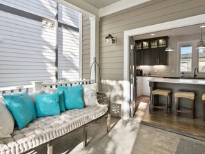 Smart-TV, Kamin, Bücher