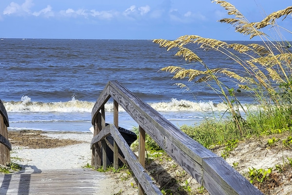St Helena Island Vacation Rental | 1BR | 1.5BA | 806 Sq Ft | Steps Required