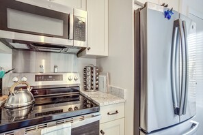 Fridge, microwave, stovetop, dishwasher - Harbor Island Condo w/ Pool Access: Walk to Beach! (St. Helena Island)