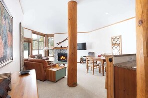 Unclassified image, 3 of 40, button