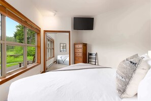 2 chambres, fer et planche à repasser, Wi-Fi, draps fournis