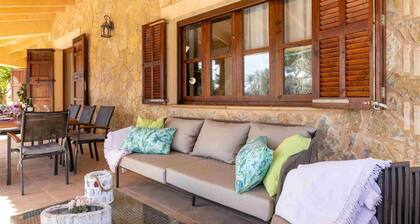 Charming villa with private pool near Can Picafort