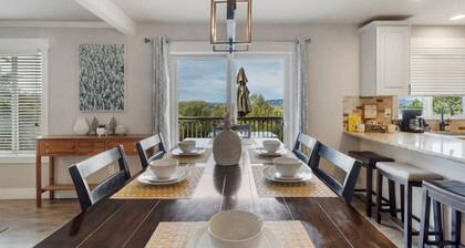 Seattle Area Retreat • Game Room • Sleeps 12