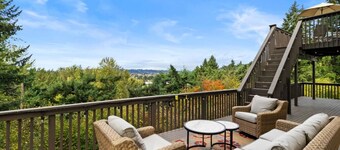 Seattle Area Retreat • Game Room • Sleeps 12