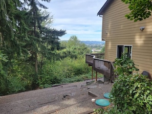 Property grounds - Seattle Area Retreat • Game Room • Sleeps 12 (Sumner)