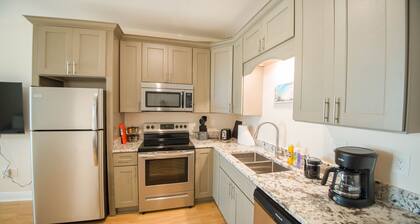 🔥WALK 2 BEACH❤️ | SLEEPS 4 W/ W+D
