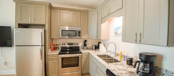 🔥WALK 2 BEACH❤️ | SLEEPS 4 W/ W+D