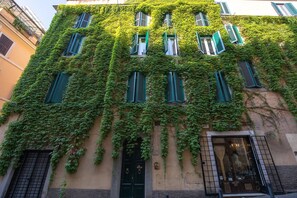 Exterior detail - Boschetto Iconic Apartment (Roma)