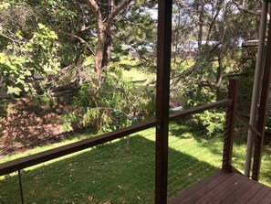 Property grounds - DELUXE 3 bed, 2.5 bath Escape! Spacious, wifi, central location walk everywhere! (Yamba)