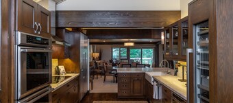 Luxury 3 bedroom + loft located on Dollar mountain in Elkhorn w/ pool & hot tub
