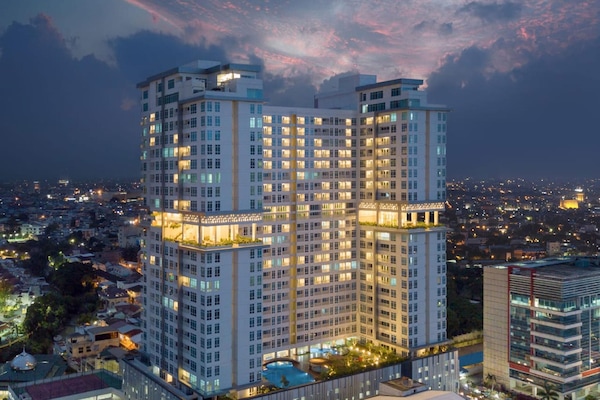 Front of property - evening/night