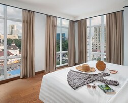 Desk, free WiFi, bed sheets