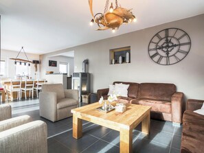 Fernseher, Tischtennisplatte