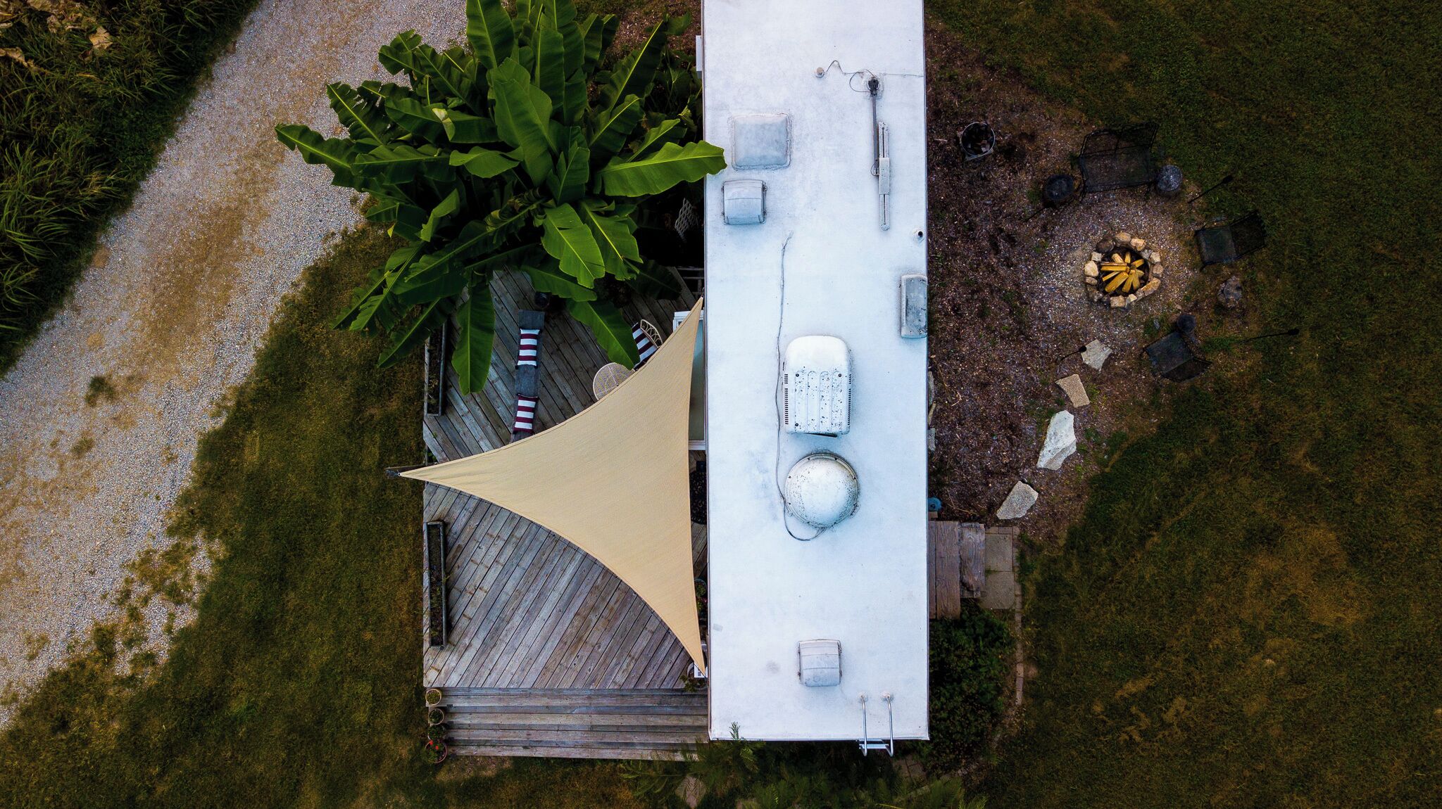 Secluded Artsy Tiny Home w. Outdoor Shower