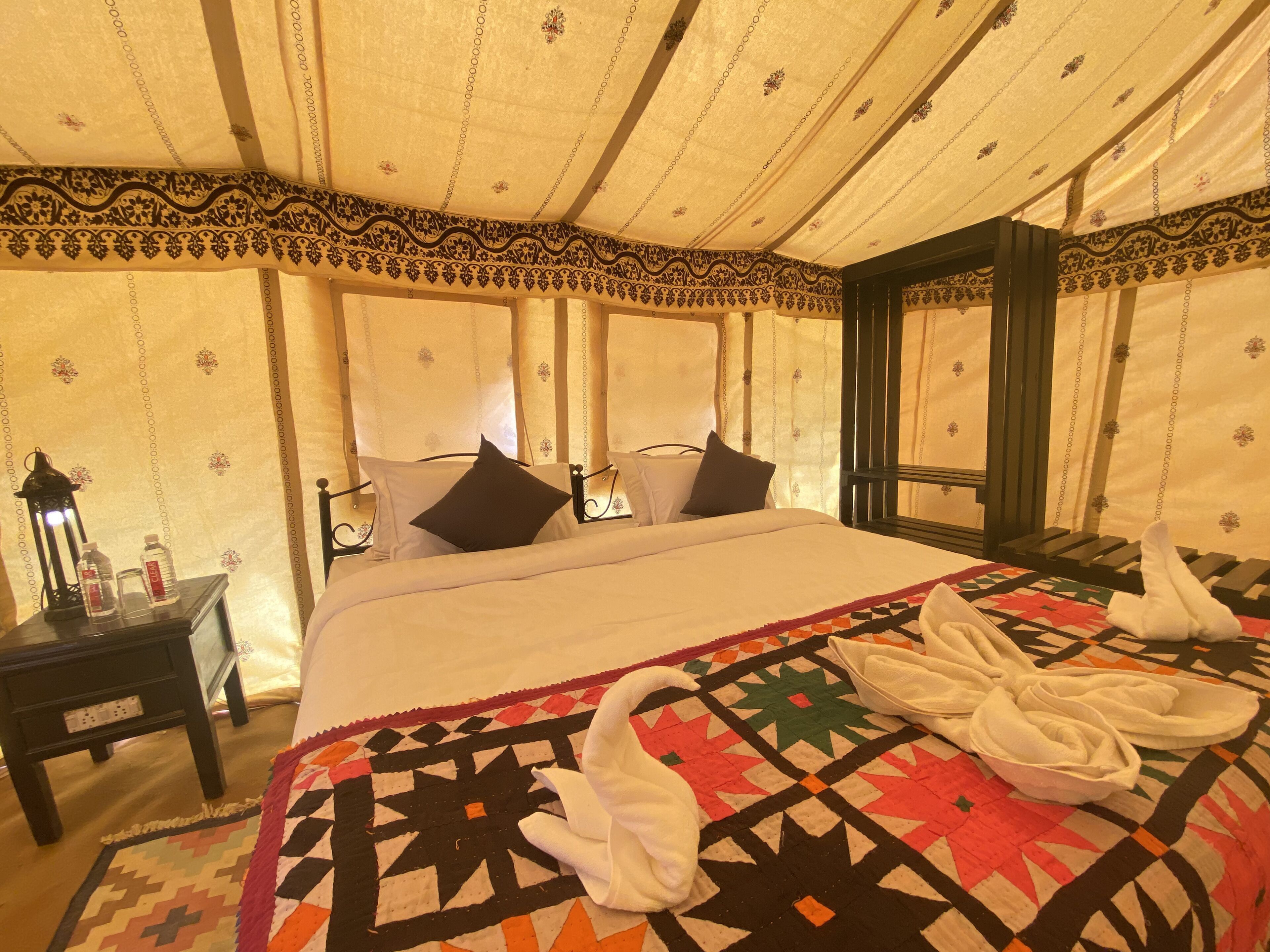 Laptop workspace, WiFi, bed sheets