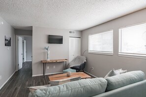 Living area - Comfortable Suite in Soutwest Wichita w/ 75 Walkscore (Wichita)