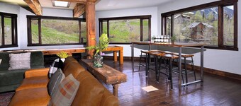 Whetstone Wonder, Views! Pet Friendly, Hot tub