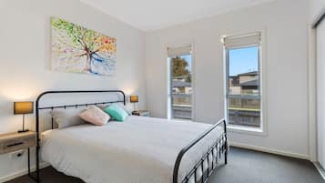 3 slaapkamers, een strijkplank/strijkijzer, gratis wifi