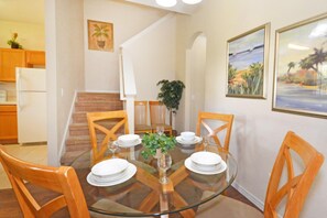 Maison en rangée, 3 chambres | Restauration