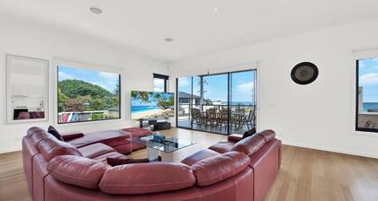 Beach View Escape - Close to the Beach & WiFi