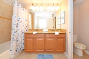 Townhome, 4 Bedrooms | Bathroom | Towels - Paradise View (Kissimmee)