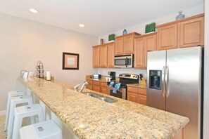 Townhome, 4 Bedrooms | Private kitchen - Paradise View (Kissimmee)