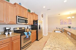 Townhome, 4 Bedrooms | Private kitchen