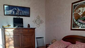 1 Schlafzimmer, BĂŒgeleisen/BĂŒgelbrett, Reisekinderbett, kostenloses WLAN