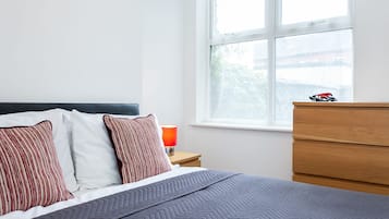 City Townhome | 5 bedrooms, free WiFi