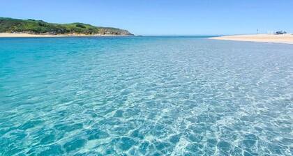 Family friendly home 100m from the beach