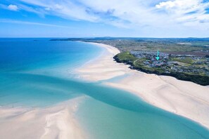 Beach nearby - Family friendly home 100m from the beach (Hayle)