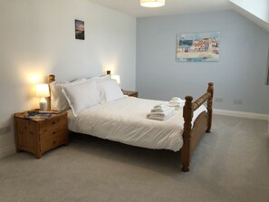 2 chambres, fer et planche à repasser, lit parapluie, Wi-Fi gratuit