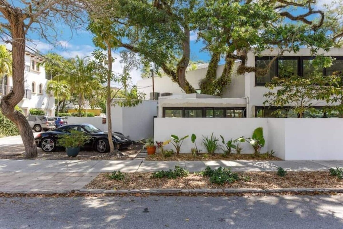 Las Olas Hammocks Unit 2 By PMI