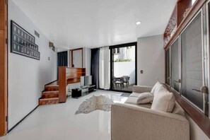 Smart TV - Las Olas Hammocks Unit 2 By Dream Vacation (Fort Lauderdale)