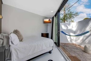 1 bedroom, iron/ironing board, travel cot, free WiFi