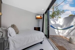 1 bedroom, iron/ironing board, travel cot, free WiFi - Las Olas Hammocks Unit 2 By PMI (Fort Lauderdale)