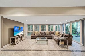 Smart TV, fireplace, offices