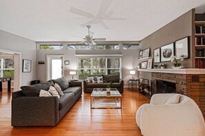 Smart TV, fireplace, offices