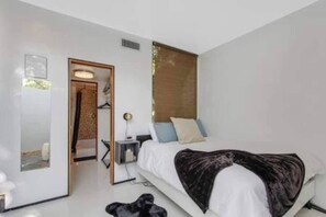 1 bedroom, iron/ironing board, travel cot, free WiFi