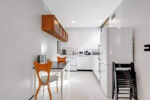 Microwave, oven, stovetop, coffee/tea maker