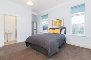 City Townhome | 6 bedrooms, free WiFi - 6 Bed House near Manchester (Salford)