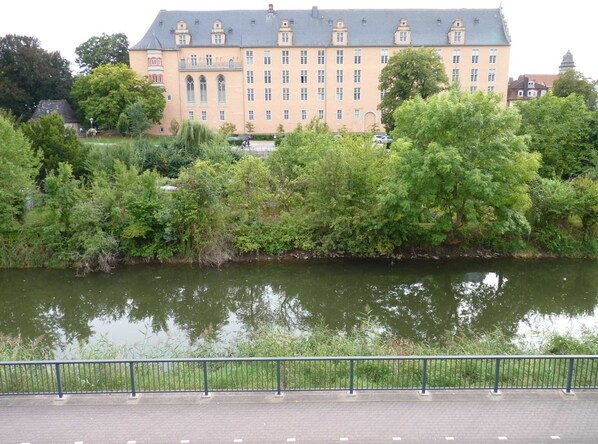 صورة غير مصنفة، 1 من 38، زرّ