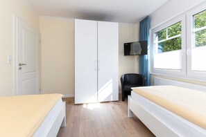 2 Schlafzimmer, Reisekinderbett, WLAN