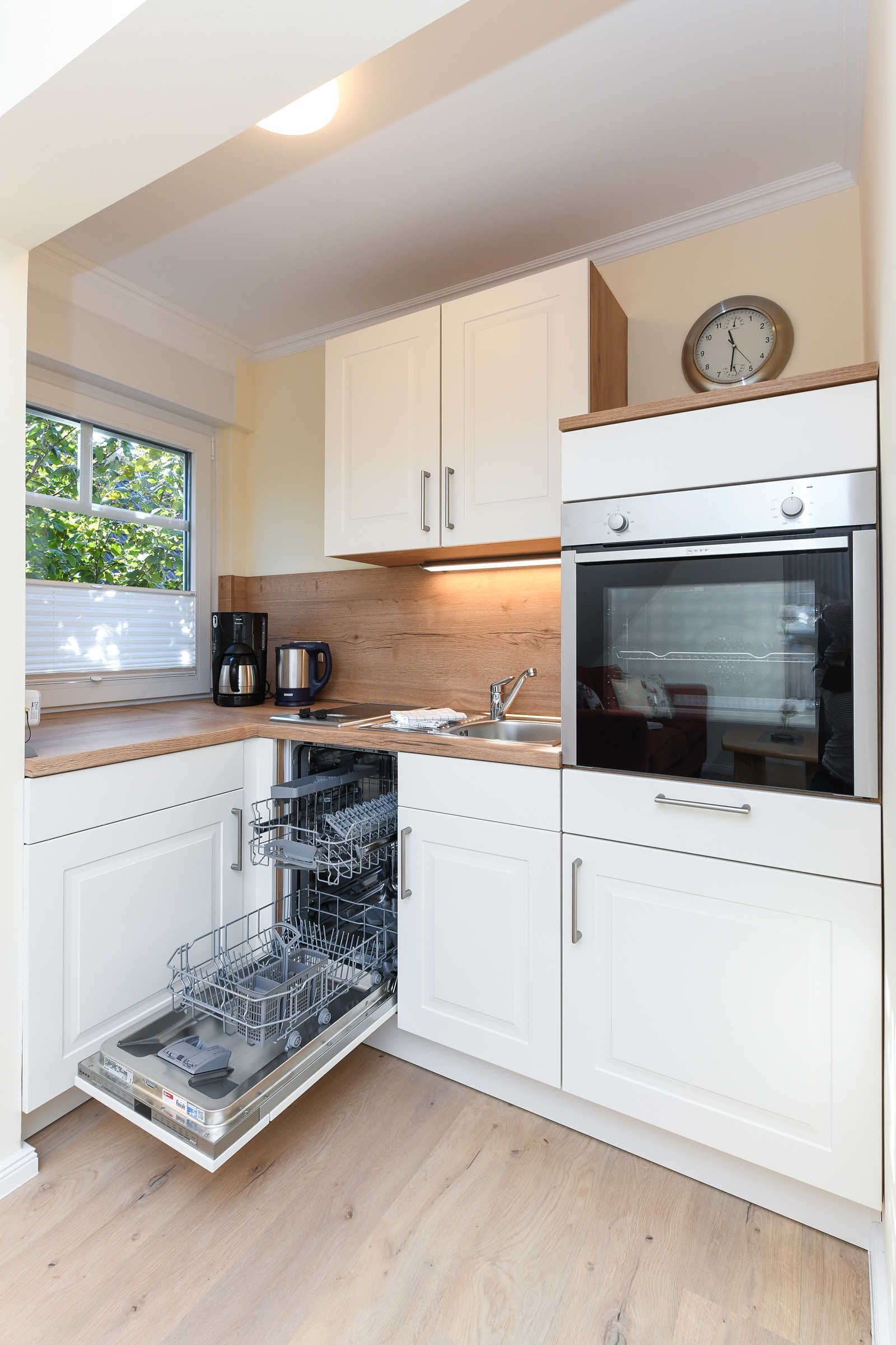 Refrigerador, microondas, horno y lavavajillas 