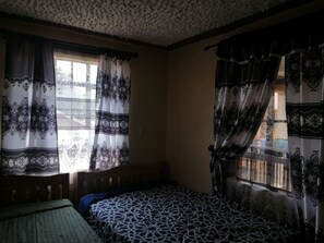 2 bedrooms, WiFi - smiles home (Thika)