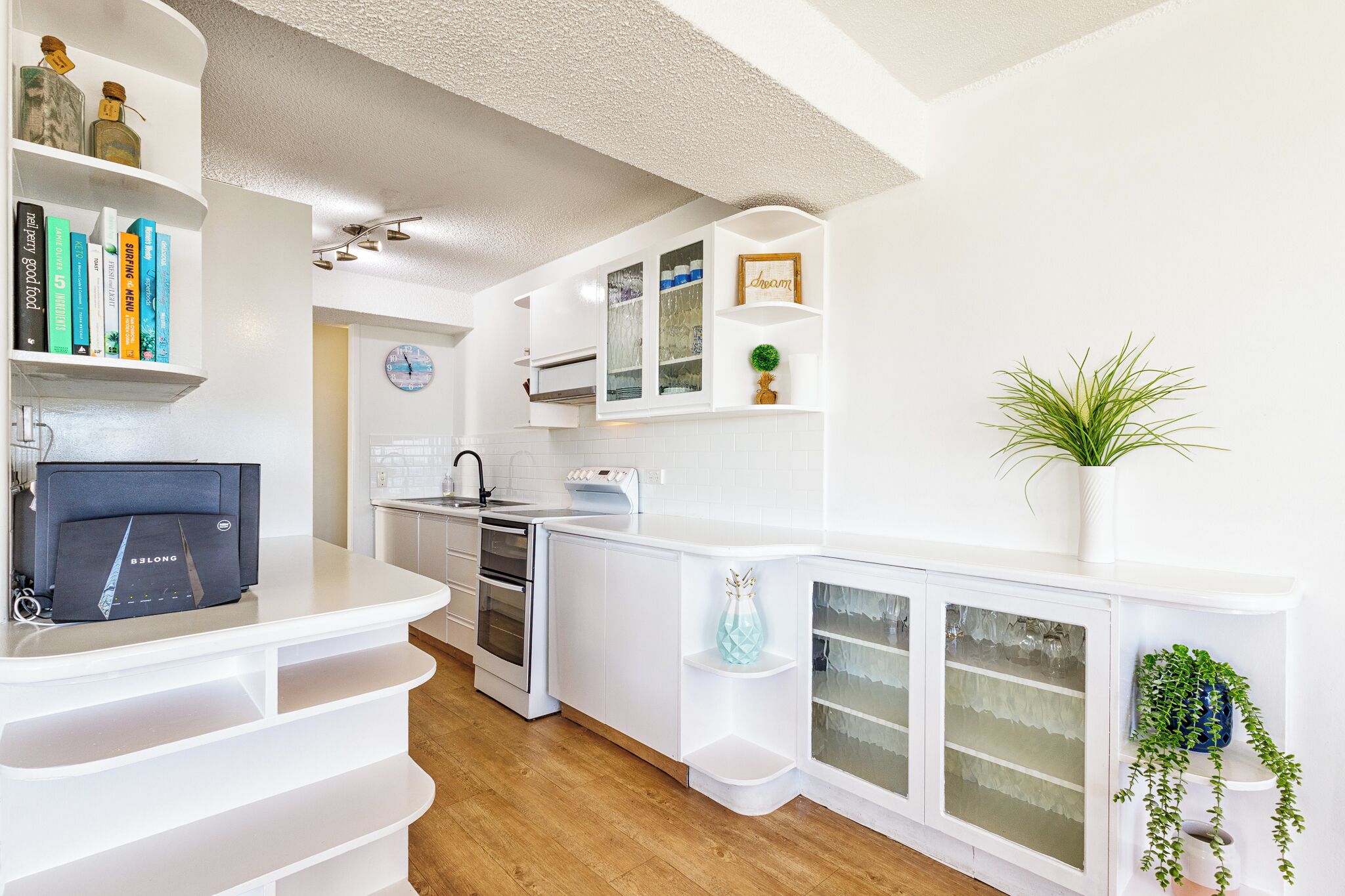 Fridge, microwave, oven, coffee/tea maker