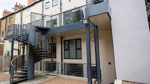 Unclassified image, 5 of 14, button - HU1 City Centre Hub (sleeps 6) (Hull)