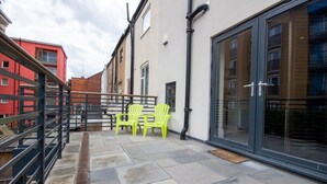 Unclassified image, 2 of 14, button - HU1 City Centre Hub (sleeps 6) (Hull)